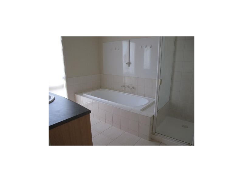 11 Cotteridge Place, Caroline Springs VIC 3023