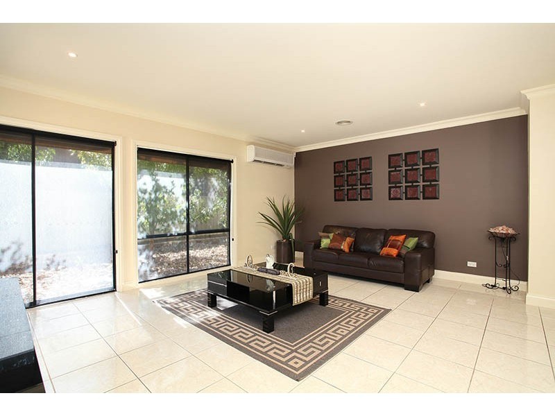 29 Bramshaw Crescent, Hillside VIC 3037