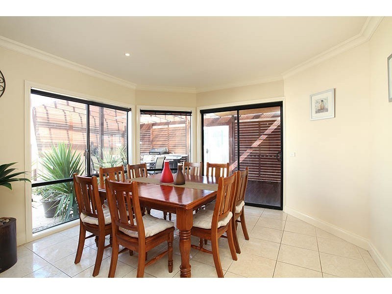 29 Bramshaw Crescent, Hillside VIC 3037
