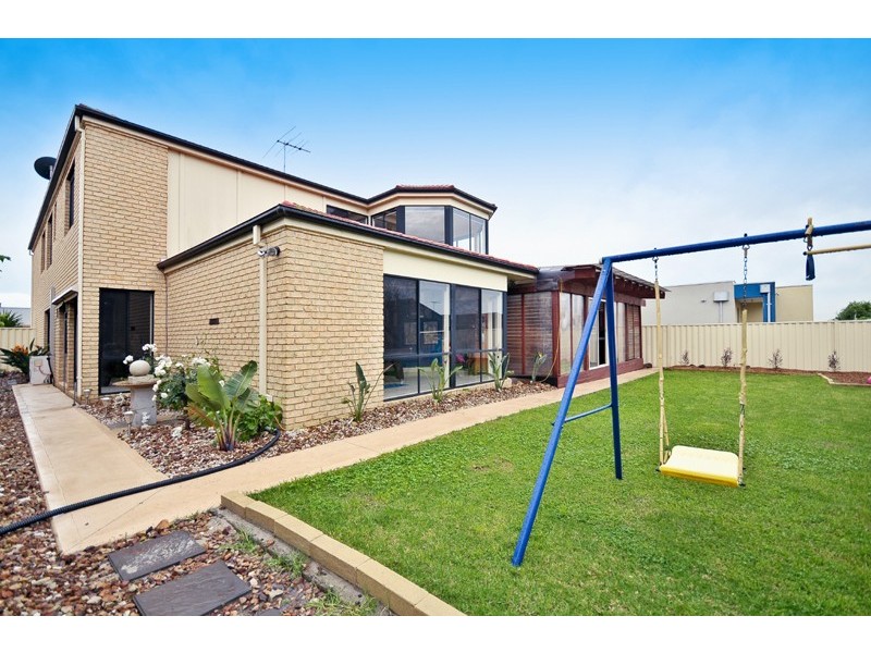 29 Bramshaw Crescent, Hillside VIC 3037