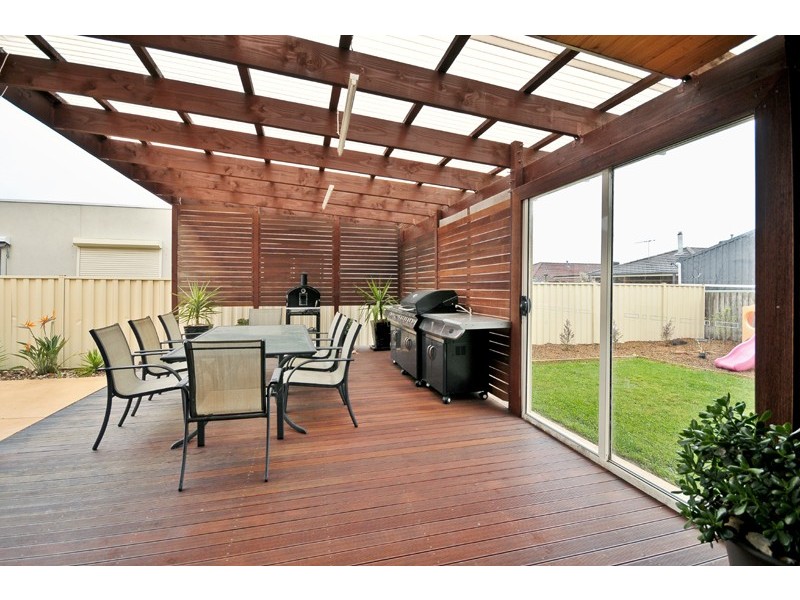 29 Bramshaw Crescent, Hillside VIC 3037