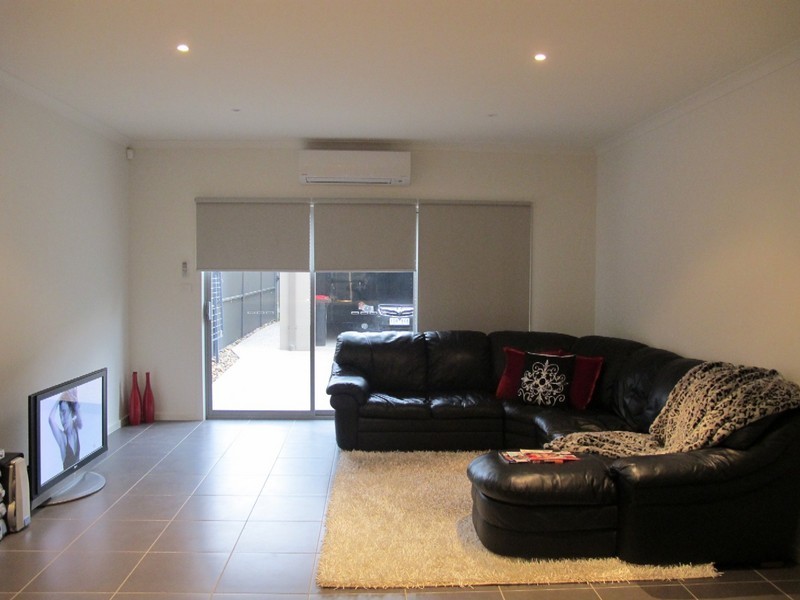 13 Bay Street, Caroline Springs VIC 3023