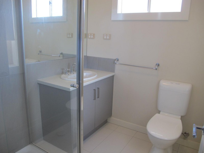 13 Irwin Gardens, Caroline Springs VIC 3023