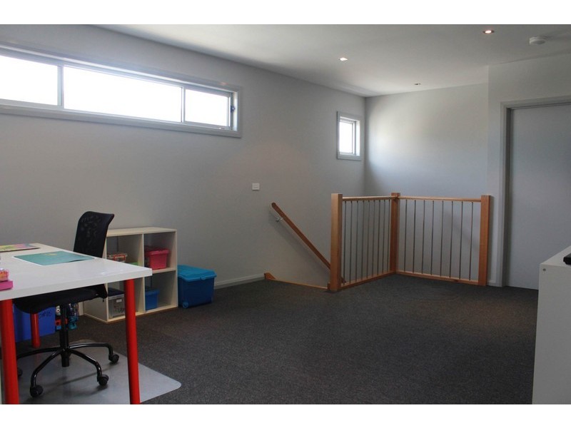 6  Irwin Gardens, Caroline Springs VIC 3023