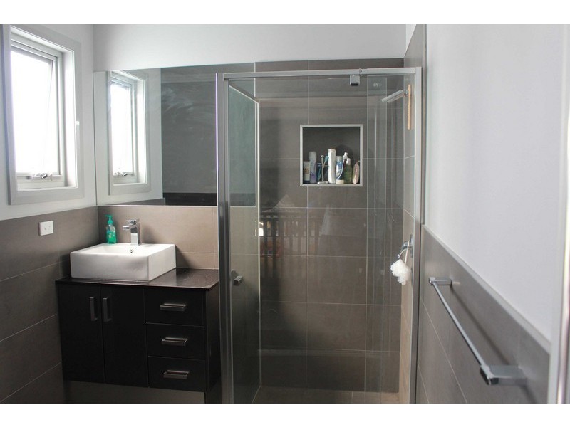 6  Irwin Gardens, Caroline Springs VIC 3023