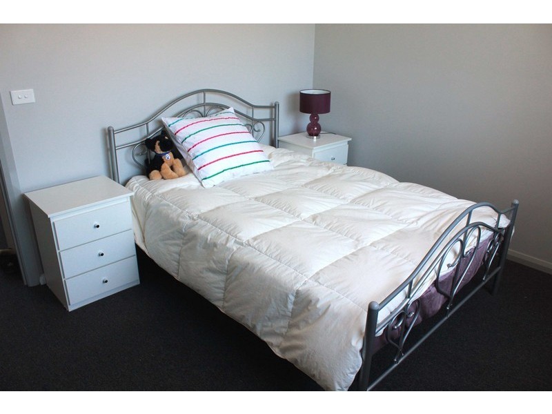 6  Irwin Gardens, Caroline Springs VIC 3023