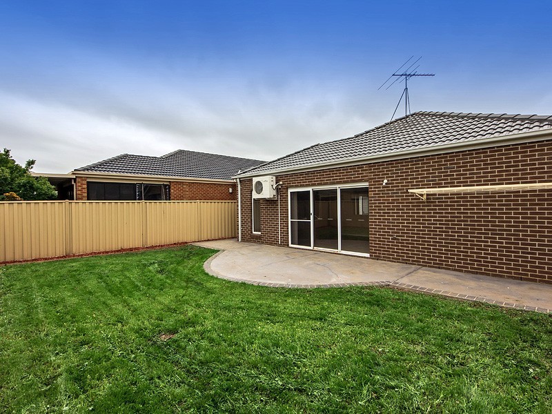 7 Whatmough Street, Caroline Springs VIC 3023