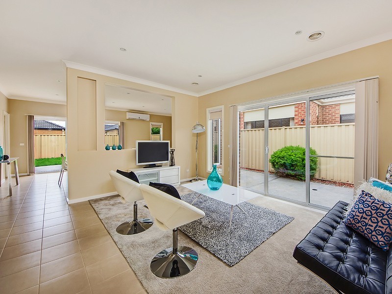 7 Whatmough Street, Caroline Springs VIC 3023