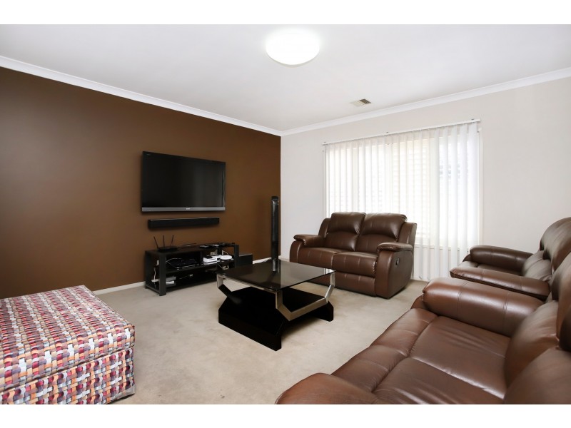 13 Drummond Street, Caroline Springs VIC 3023