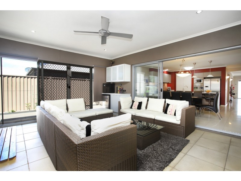 13 Drummond Street, Caroline Springs VIC 3023