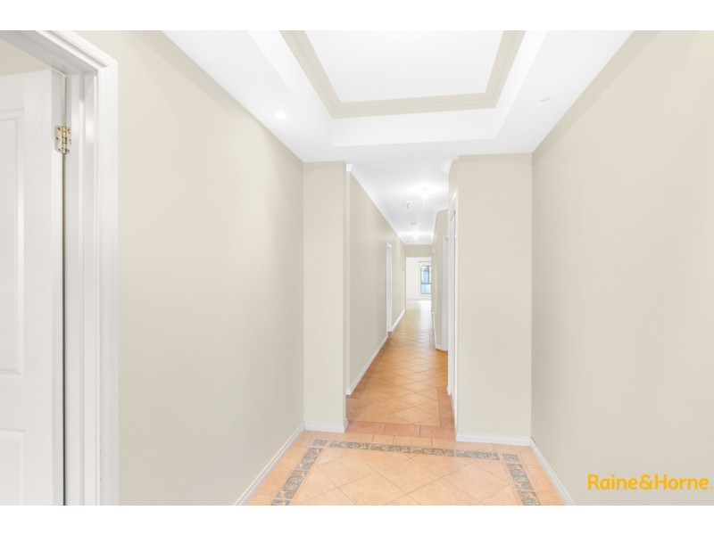 33 BLENHEIM WAY, Caroline Springs VIC 3023