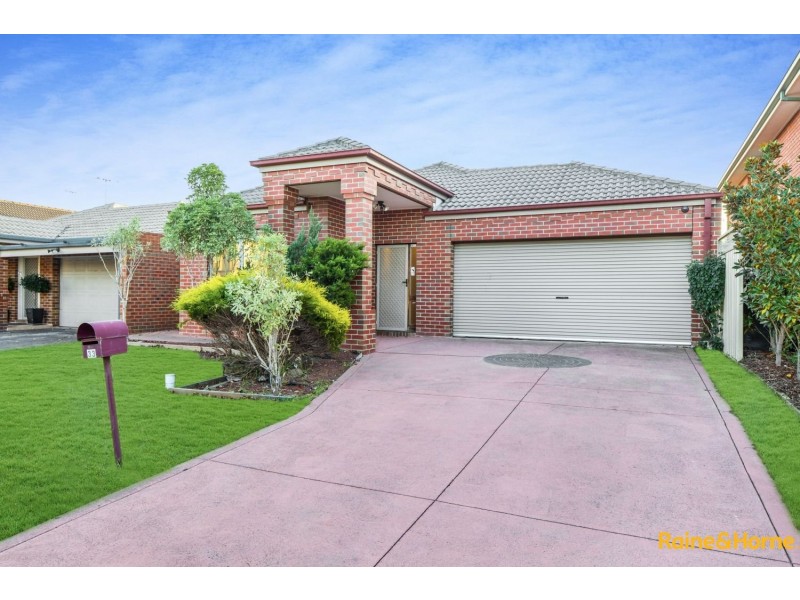 33 BLENHEIM WAY, Caroline Springs VIC 3023
