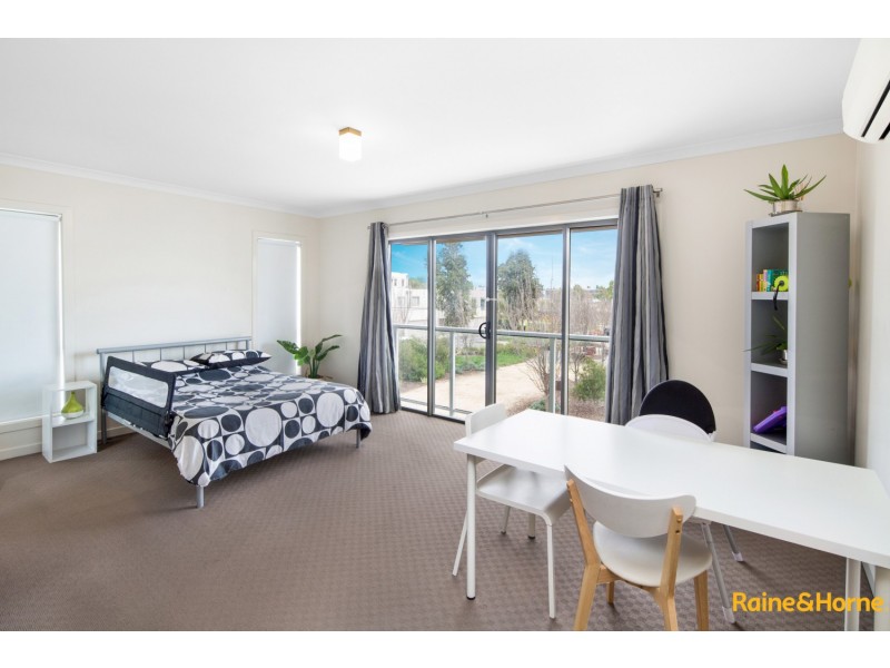 143 The Esplanade, Caroline Springs VIC 3023