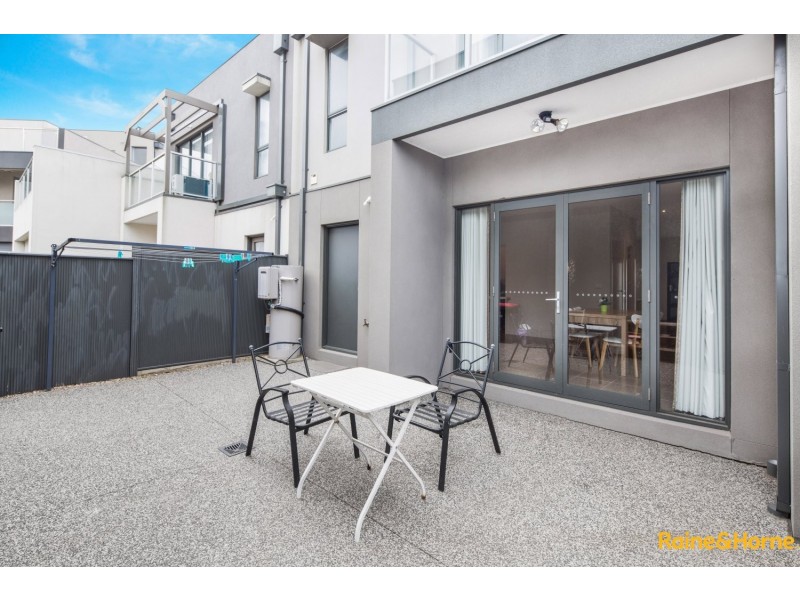 143 The Esplanade, Caroline Springs VIC 3023