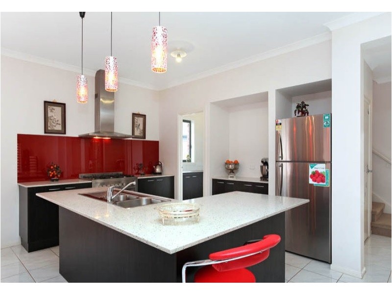 1 Monckton Place, Caroline Springs VIC 3023