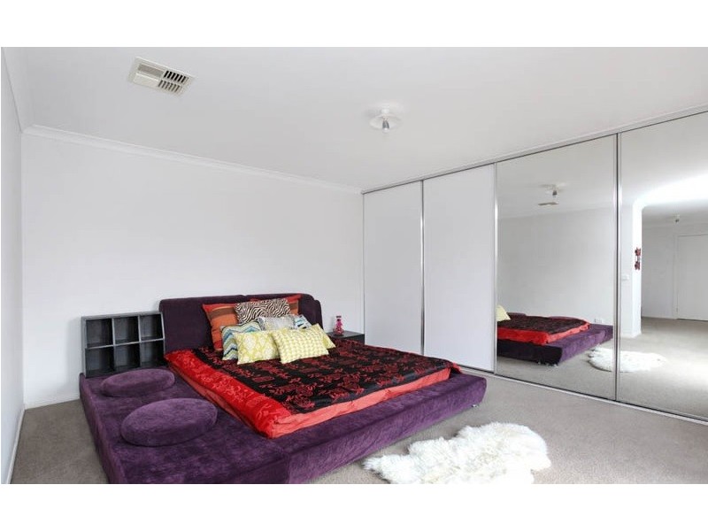 1 Monckton Place, Caroline Springs VIC 3023