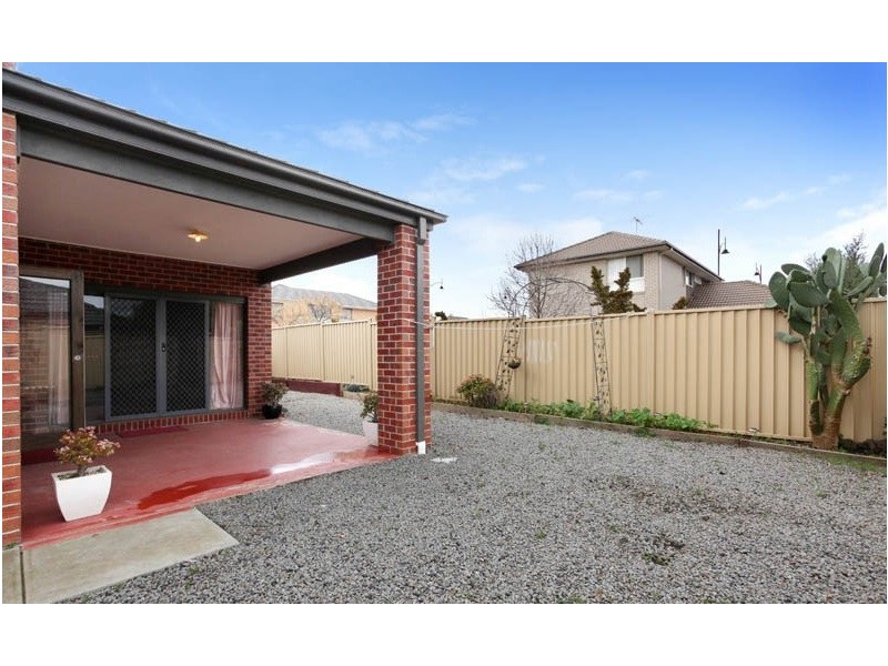 1 Monckton Place, Caroline Springs VIC 3023