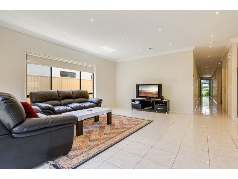 42 St Vincent Way, Caroline Springs VIC 3023