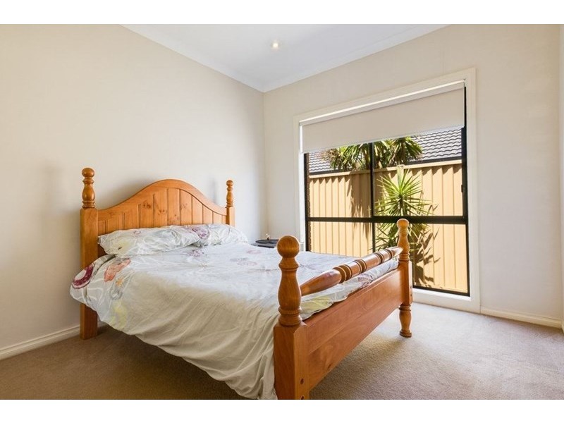 42 St Vincent Way, Caroline Springs VIC 3023