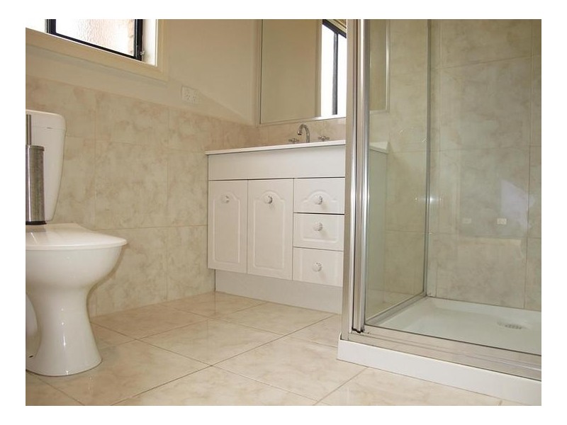 42 St Vincent Way, Caroline Springs VIC 3023