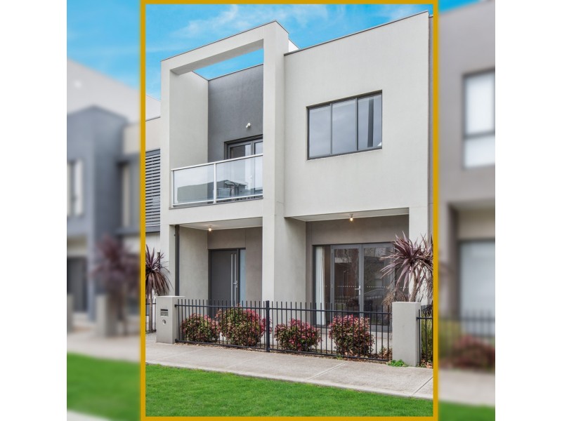 143 The Esplanade, Caroline Springs VIC 3023