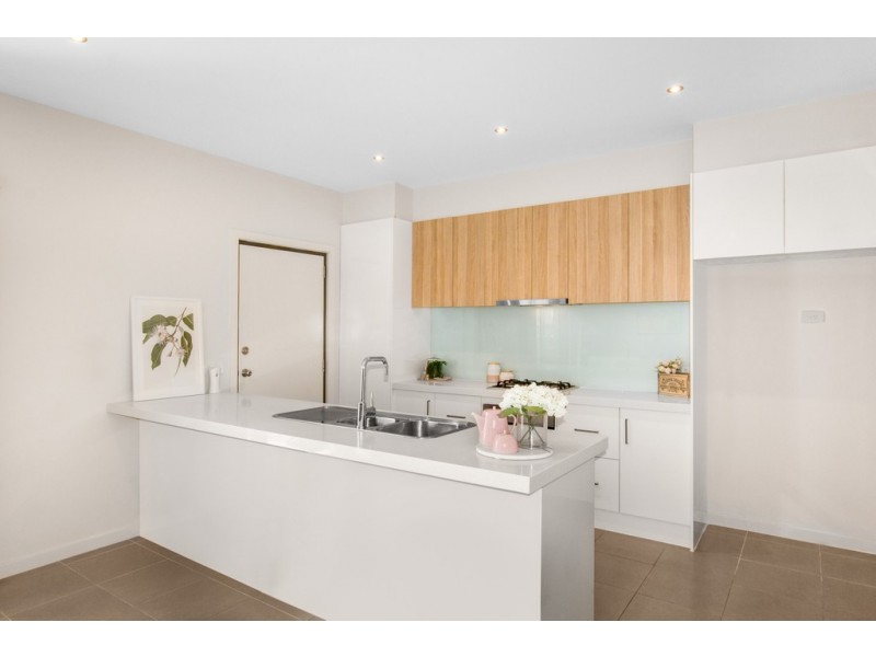 143 The Esplanade, Caroline Springs VIC 3023