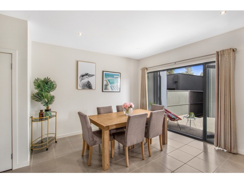 143 The Esplanade, Caroline Springs VIC 3023