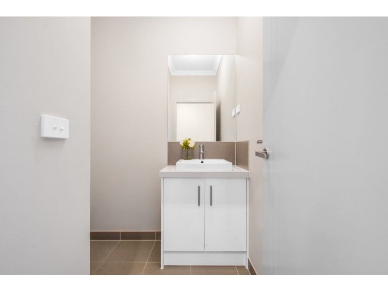 143 The Esplanade, Caroline Springs VIC 3023