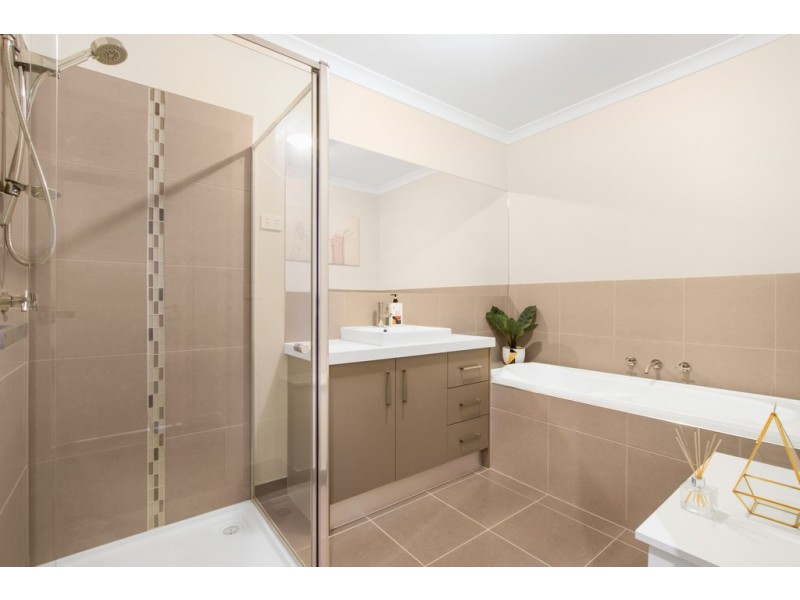 143 The Esplanade, Caroline Springs VIC 3023