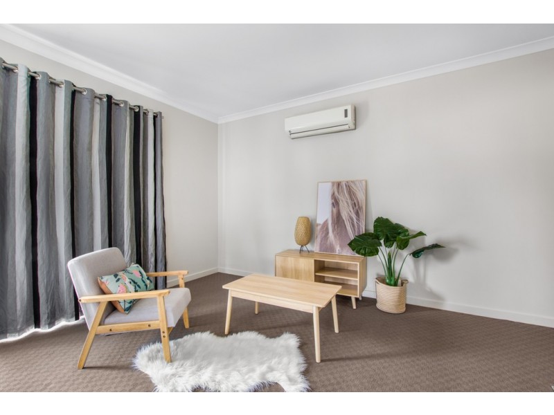 143 The Esplanade, Caroline Springs VIC 3023