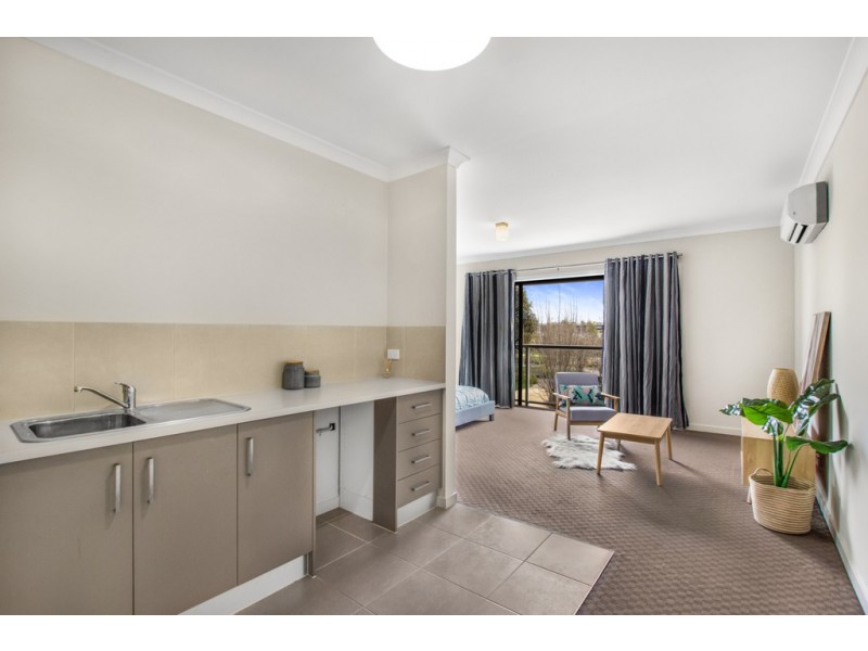 143 The Esplanade, Caroline Springs VIC 3023
