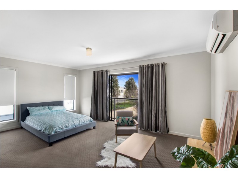 143 The Esplanade, Caroline Springs VIC 3023