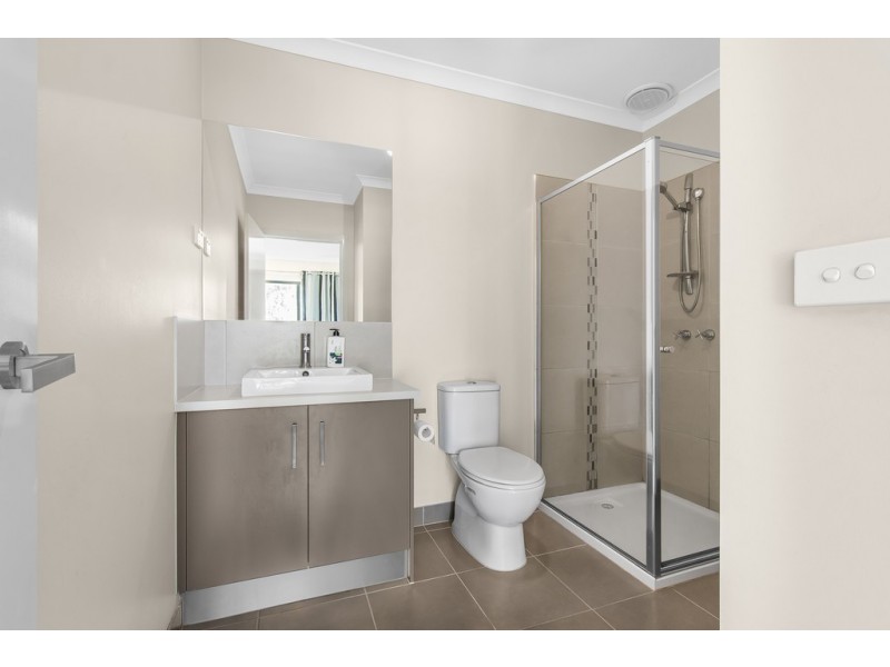 143 The Esplanade, Caroline Springs VIC 3023