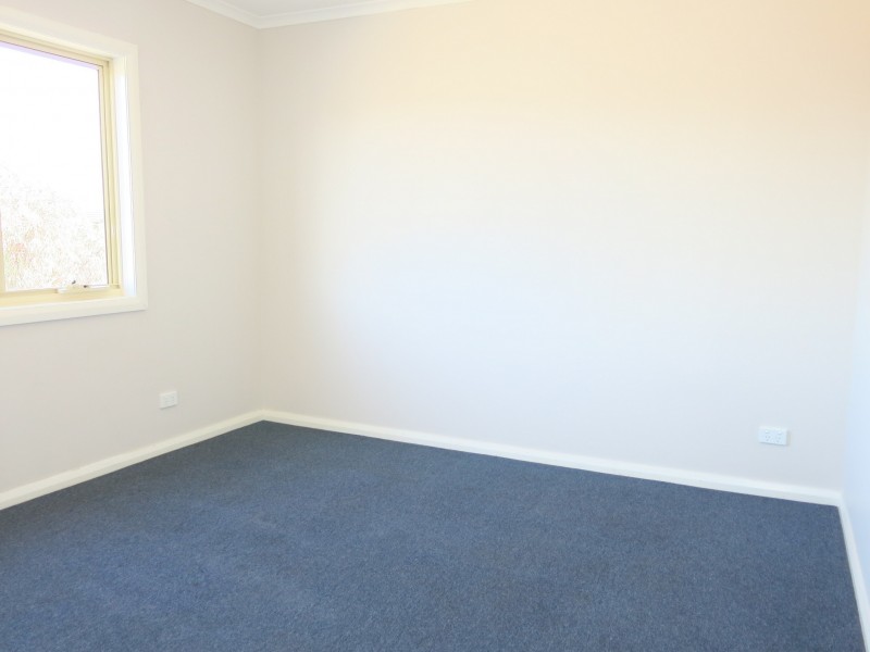 2/35 Tullidge Street, Melton VIC 3337