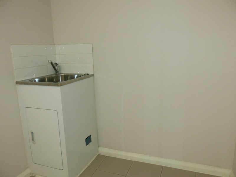 2/35 Tullidge Street, Melton VIC 3337