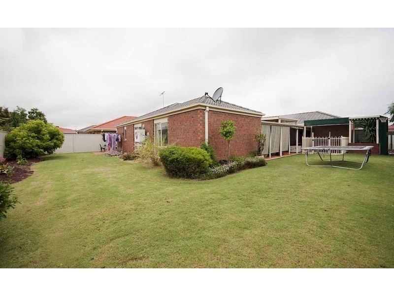 60 Springlake Avenue, Caroline Springs VIC 3023