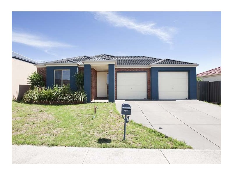 52 Heysen Parkway, Caroline Springs VIC 3023