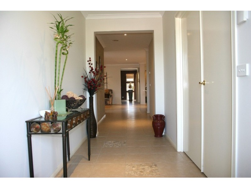 49 Addicott Way, Taylors Hill VIC 3037
