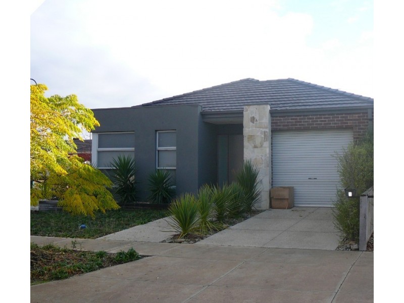 1 Garnet Way, Taylors Hill VIC 3037