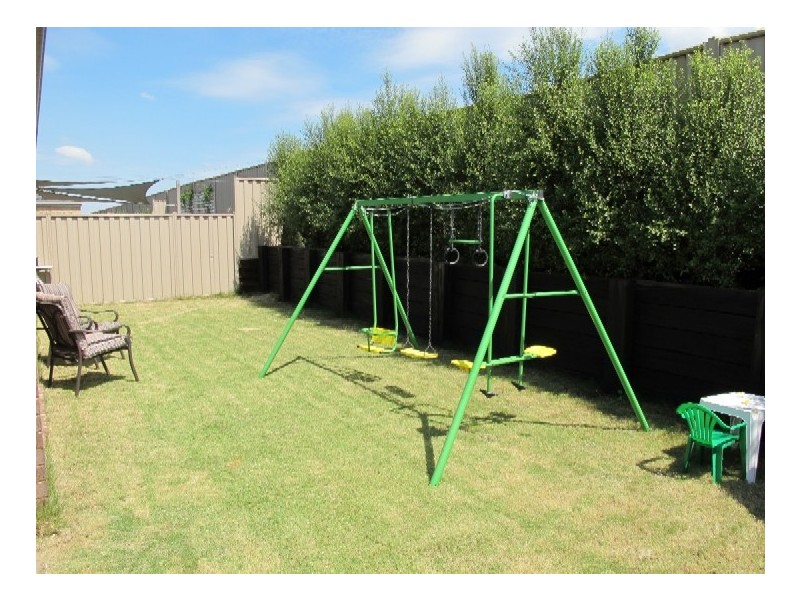 9 Weigall Close, Caroline Springs VIC 3023