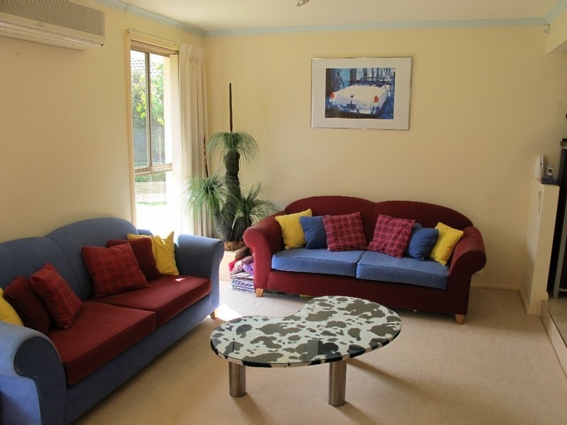 18 Wilmot Drive, Delahey VIC 3037