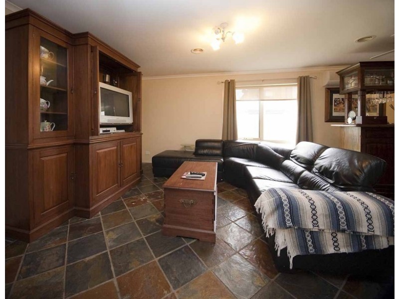 60 Springlake Avenue, Caroline Springs VIC 3023