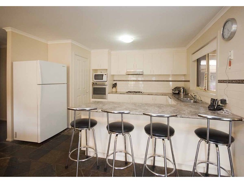 60 Springlake Avenue, Caroline Springs VIC 3023