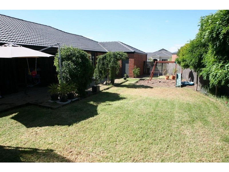 68 Barringo Way, Caroline Springs VIC 3023