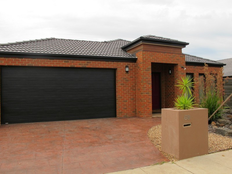 68 Barringo Way, Caroline Springs VIC 3023