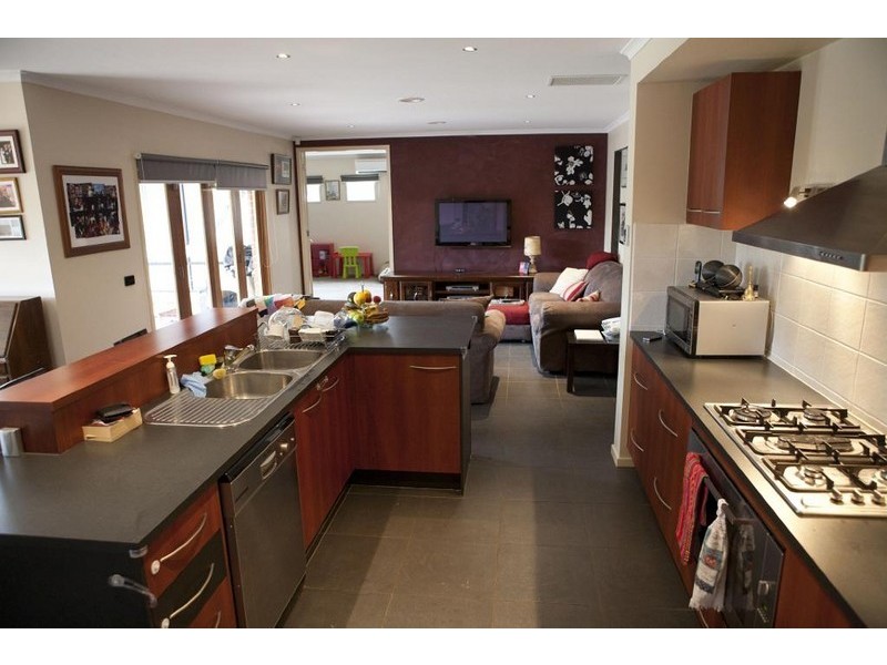 68 Barringo Way, Caroline Springs VIC 3023