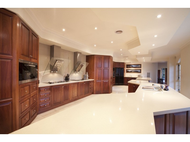 6 Grange Terrace, Taylors Hill VIC 3037