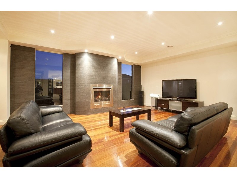 6 Grange Terrace, Taylors Hill VIC 3037