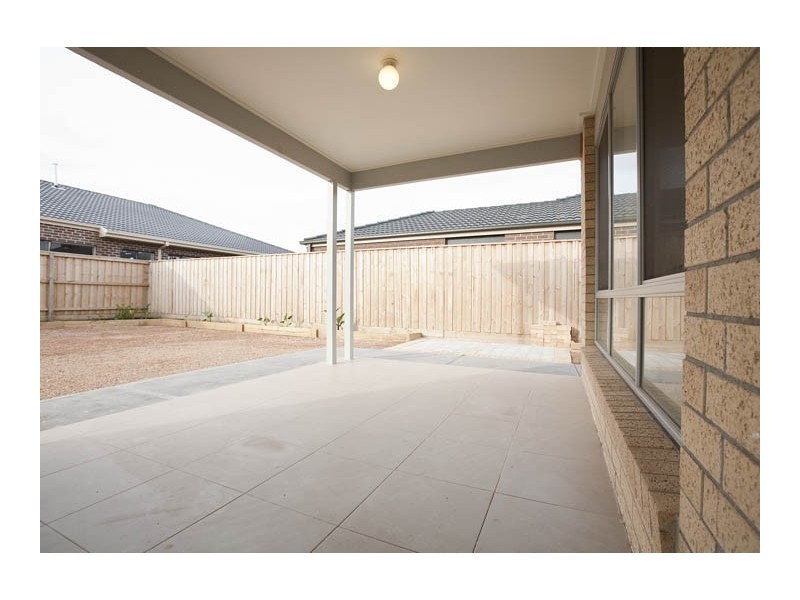 36 Redcliffe Terrace, Taylors Hill VIC 3037