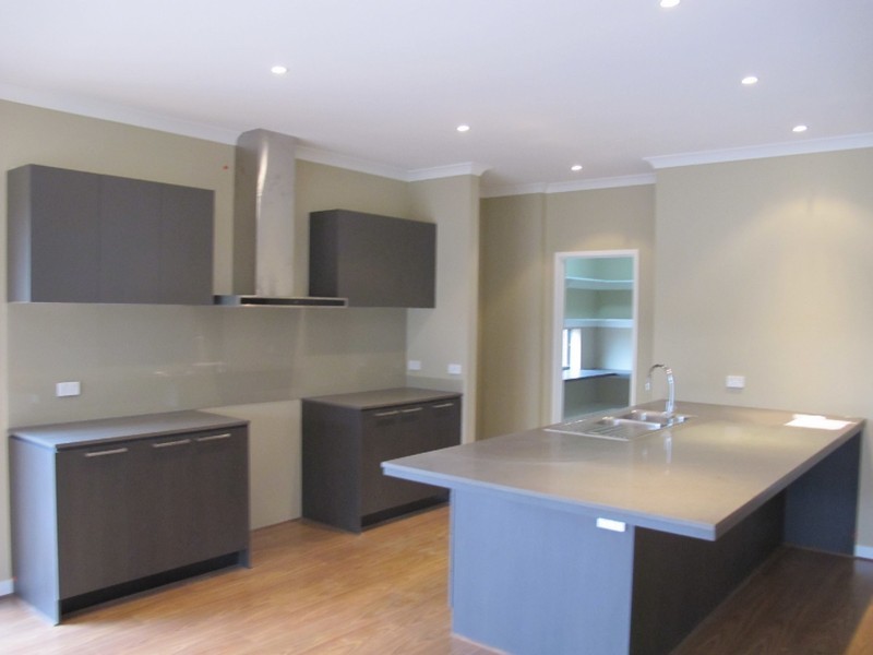 1 Drummond Street, Caroline Springs VIC 3023